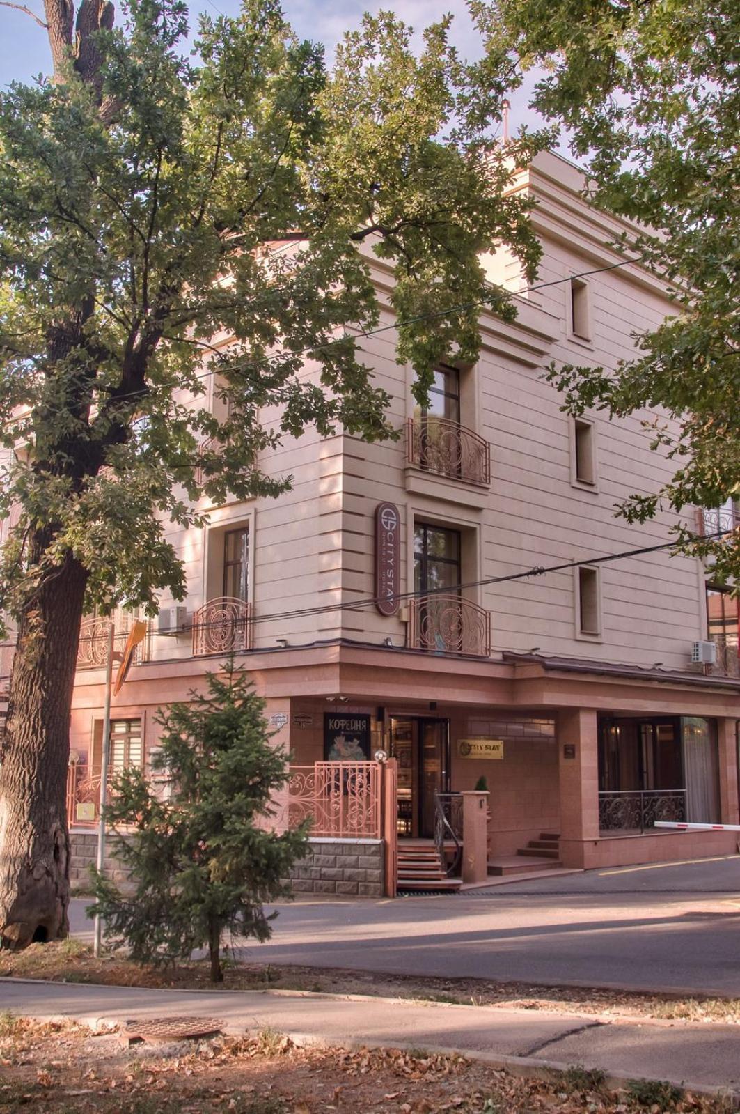 City Stay Апарт-Отель Алматы Exteriör bild