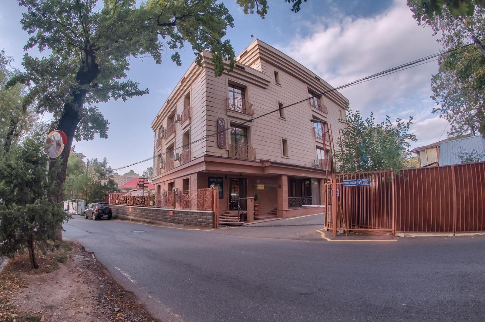 City Stay Апарт-Отель Алматы Exteriör bild