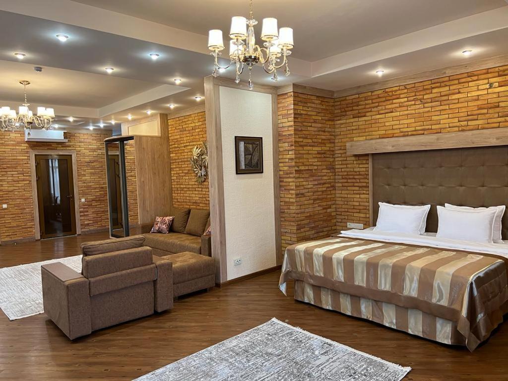 City Stay Апарт-Отель Алматы Exteriör bild